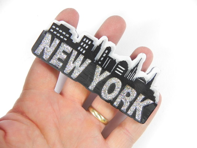 New York Poly Magnet Skyline Manhattan mit Taxi Souvenir 220 
