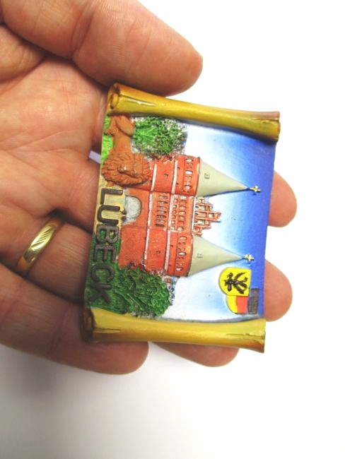 Souvenir Germany,Deutschland,Neu Lübeck Holstentor Magnet Poly Rolle 7 cm 