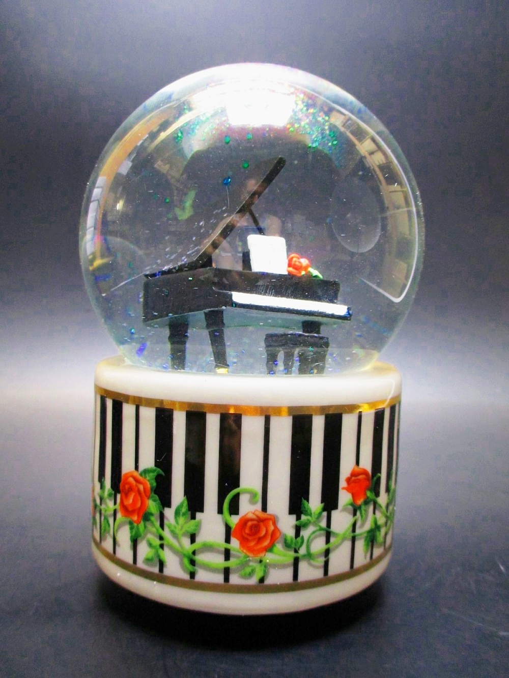 Schneekugel XL mit Spieluhr Klavier Flügel,15cm,Souvenir Musik Konzert