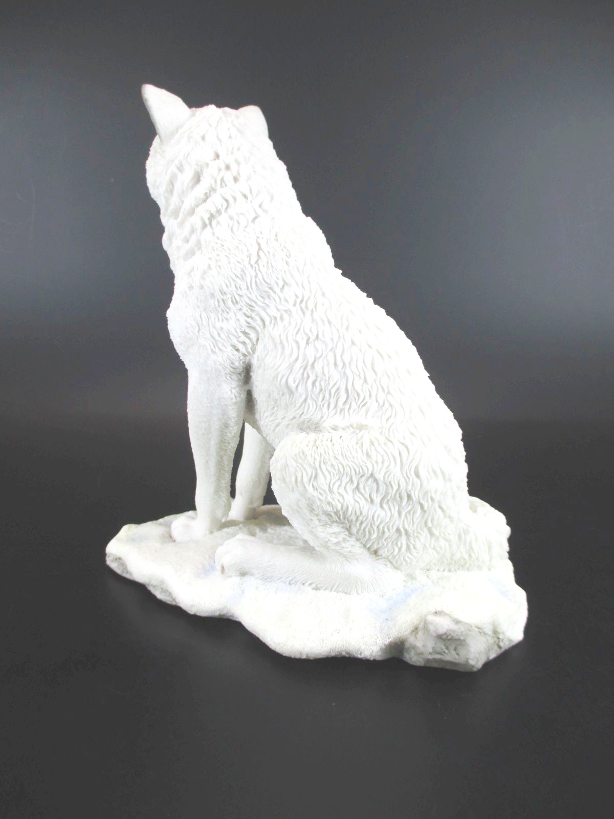 Veronese weißer Wolf Hund Deko Statue Polarwolf Figur in Habachtstellung 