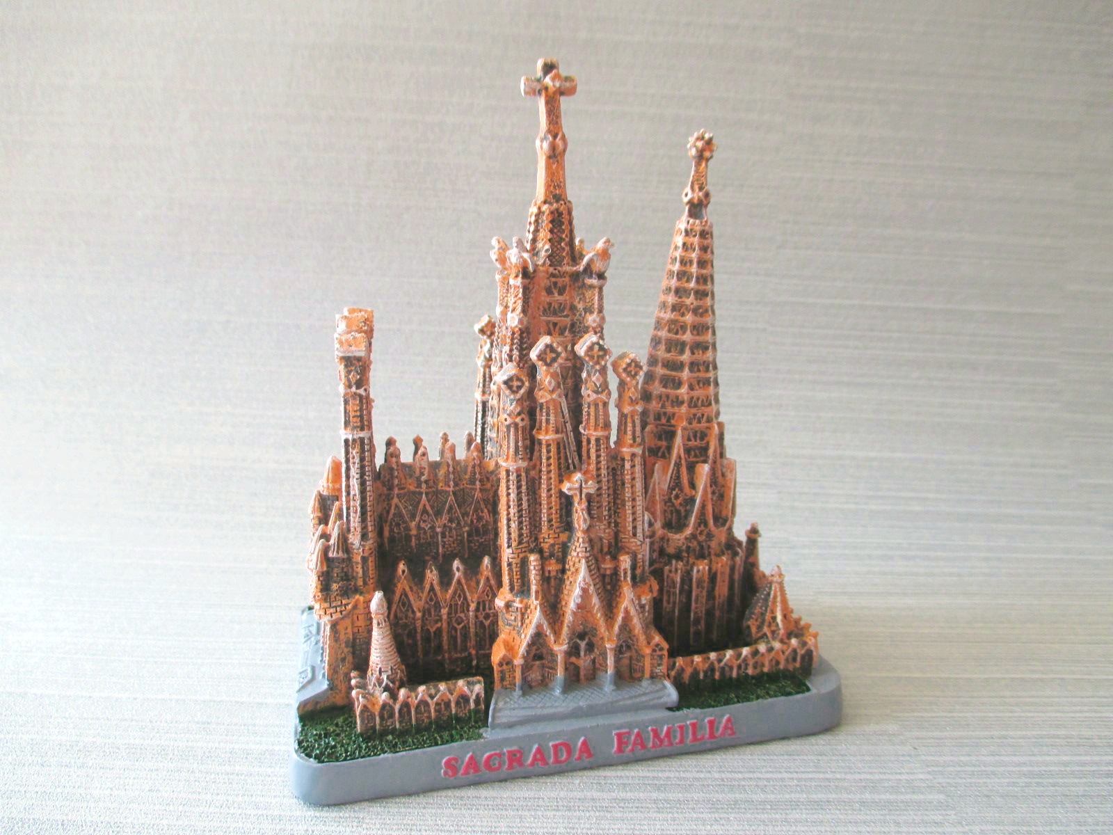 Barcelona Sammel Teller Polyresin 14 cm Sagrada Familia ...