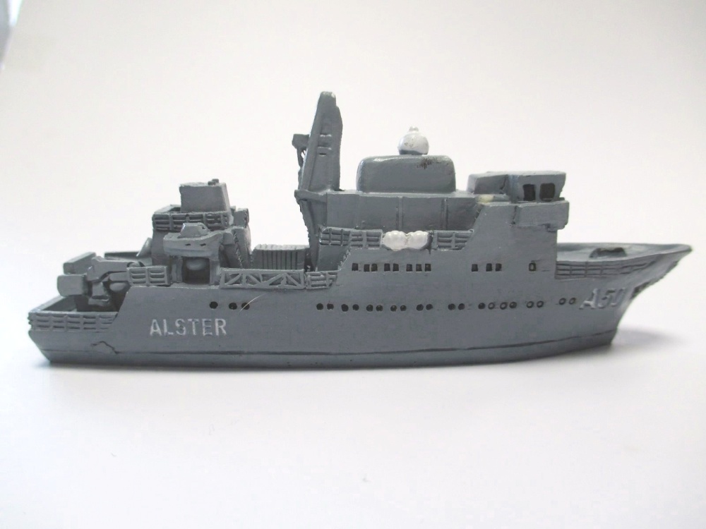 Marine Boot Alster Flottendienstboot Schiff 12 cm Polyresin ship Collector